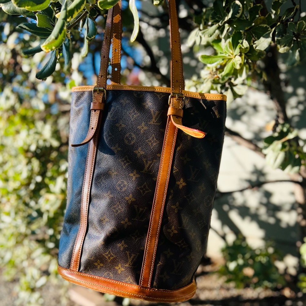 LV bucket bag ❌ sold elsewhere ❌